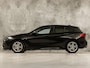 BMW 1-Serie 118i M Sport Automaat (APPLE CARPLAY, M PAKKET, GROOT NAVI, LEDER, SPORTSTOELEN, SFEERVERLICHTING, GETINT GLAS, NIEUWSTAAT)