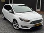 Ford Focus 1.0 Titanium Panoramadak Navigatie Cruise Climate Control stoelverwarming