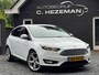 Ford Focus 1.0 Titanium Panoramadak Navigatie Cruise Climate Control stoelverwarming
