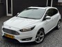 Ford Focus 1.0 Titanium Panoramadak Navigatie Cruise Climate Control stoelverwarming