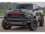 Dodge Ram TRX HELLCAT | 6.2 V8 712PK SUPERCHARGER | RODE STIKSELS | FULLY LOADED | CARBON | CREW CAB | DUBBELE CABINE | 5 PERSOONS | De specialist in Amerikaanse pick‑ups in Nederland en Europa.