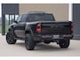 Dodge Ram TRX HELLCAT | 6.2 V8 712PK SUPERCHARGER | RODE STIKSELS | FULLY LOADED | CARBON | CREW CAB | DUBBELE CABINE | 5 PERSOONS | De specialist in Amerikaanse pick‑ups in Nederland en Europa.