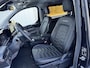 Ford Transit Custom 320 2.5 PHEV | L2 H1 | BLACK PLATINUM | DUBBEL CABINE | TREKHAAK | 360 CAMERA | ADAPTIEVE CRUISE | LEDEREN BEKLEDING | TREEPLANKEN | DUBBELE ZIJSCHUIFDEUREN | BOM VOL | €47.650 EX. BTW