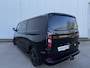 Ford Transit Custom 320 2.5 PHEV | L2 H1 | BLACK PLATINUM | DUBBEL CABINE | TREKHAAK | 360 CAMERA | ADAPTIEVE CRUISE | LEDEREN BEKLEDING | TREEPLANKEN | DUBBELE ZIJSCHUIFDEUREN | BOM VOL | €47.650 EX. BTW