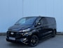 Ford Transit Custom 320 2.5 PHEV | L2 H1 | BLACK PLATINUM | DUBBEL CABINE | TREKHAAK | 360 CAMERA | ADAPTIEVE CRUISE | LEDEREN BEKLEDING | TREEPLANKEN | DUBBELE ZIJSCHUIFDEUREN | BOM VOL | €47.650 EX. BTW