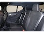 Volvo EX40 Performance Ultra 82 kWh - Panorama/schuifdak - IntelliSafe Assist & Surround - 360º Camera - Harman/Kardon audio - Verwarmde voorstoelen, stuur & achterbank - Parkeersensoren voor & achter - Elektr. bedienb. voorstoelen met geheugen links - Draadloze tel. lader - Warmtepomp - Extra getint glas - Inklapbare trekhaak - 20' LMV
