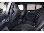Volvo EX40 Performance Ultra 82 kWh - Panorama/schuifdak - IntelliSafe Assist & Surround - 360º Camera - Harman/Kardon audio - Verwarmde voorstoelen, stuur & achterbank - Parkeersensoren voor & achter - Elektr. bedienb. voorstoelen met geheugen links - Draadloze tel. lader - Warmtepomp - Extra getint glas - Inklapbare trekhaak - 20' LMV