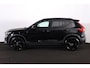 Volvo EX40 Performance Ultra Black Edition 82 kWh - Panorama/schuifdak - IntelliSafe Assist & Surround - 360º Camera - Harman/Kardon audio - Verwarmde voorstoelen, stuur & achterbank - Parkeersensoren voor & achter - Draadloze tel. lader - Warmtepomp - Extra getint glas - Inklapbare trekhaak - 20' LMV