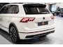Volkswagen Tiguan 1.4 eHybrid R-Line Black Style | Oryx White | Trekhaak | DCC | IQ-Light | Head-Up | 20" Suzuka | Camera | ACC