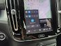 Volvo XC40 2.0 B4 Plus Dark | Harman Kardon | Stoel + Stuur Verwarming | Trekhaak | Camera | BLIS | Keyless Start / Entry |