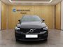 Volvo XC40 2.0 B4 Plus Dark | Harman Kardon | Stoel + Stuur Verwarming | Trekhaak | Camera | BLIS | Keyless Start / Entry |