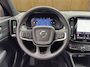 Volvo XC40 2.0 B4 Plus Dark | Harman Kardon | Stoel + Stuur Verwarming | Trekhaak | Camera | BLIS | Keyless Start / Entry |