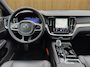 Volvo V60 2.0 T8 Plug-in hybrid AWD Plus Dark | Harman Kardon | Stoel + Stuur Verwarming | Panoramadak | Trekhaak | 360 Camera |