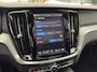 Volvo V60 2.0 T8 Plug-in hybrid AWD Plus Dark | Harman Kardon | Stoel + Stuur Verwarming | Panoramadak | Trekhaak | 360 Camera |