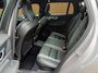 Volvo V60 2.0 T8 Plug-in hybrid AWD Plus Dark | Harman Kardon | Stoel + Stuur Verwarming | Panoramadak | Trekhaak | 360 Camera |