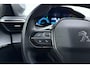Peugeot e-208 EV Allure 50 kWh | SOH: 99% | Climate control | Cruise control | Achteruitrij camera | Full map navigatie | Stof/kunstlederen bekleding | Apple Carplay/Android Auto