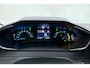 Peugeot e-208 EV Allure 50 kWh | SOH: 99% | Climate control | Cruise control | Achteruitrij camera | Full map navigatie | Stof/kunstlederen bekleding | Apple Carplay/Android Auto