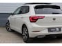 Volkswagen Polo 1.0 TSI 2x R-Line | Panoramadak | Beats by DRE | Dode hoek assistentie | Camera | Ascot Grau | Stoelverwarming |
