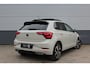Volkswagen Polo 1.0 TSI 2x R-Line | Panoramadak | Beats by DRE | Dode hoek assistentie | Camera | Ascot Grau | Stoelverwarming |