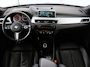BMW X1 sDrive20i High Executive M-sport | Leder | Memory | Harman/Kardon | Head-up | Cruise control | Stoelverwarming | Climate control | Navigatie | Bluetooth | Park assist | Elektrische achterklep