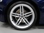 Audi A5 Cabriolet 40 TFSI Launch edition Sport S-Line Matrix Nekverwarming Trekhaak 3-Zone airco Digitaal Camera ACC Navigatie Automaat Alcantara Massagestoelen App connect 19 inch Sportvelgen Navarrablauw metallic Nieuwstaat