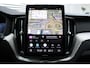 Volvo XC60 T6 Plug-in hybrid AWD Ultra Black Edition | Luchtvering | Trekhaak | Panoramadak | Verwarmbare voorstoelen, achterbank en  stuurwiel | Head-up display | Premium audio by Harman Kardon | Apple carplay/Android auto