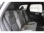Volvo XC60 T6 Plug-in hybrid AWD Ultra Black Edition | Luchtvering | Trekhaak | Panoramadak | Verwarmbare voorstoelen, achterbank en  stuurwiel | Head-up display | Premium audio by Harman Kardon | Apple carplay/Android auto
