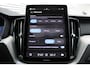 Volvo XC60 T6 Plug-in hybrid AWD Ultra Black Edition | Luchtvering | Trekhaak | Panoramadak | Verwarmbare voorstoelen, achterbank en  stuurwiel | Head-up display | Premium audio by Harman Kardon | Apple carplay/Android auto