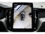Volvo XC60 T6 Plug-in hybrid AWD Ultra Black Edition | Luchtvering | Trekhaak | Panoramadak | Verwarmbare voorstoelen, achterbank en  stuurwiel | Head-up display | Premium audio by Harman Kardon | Apple carplay/Android auto