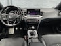 Kia Ceed Sw 1.5 T-GDi 160pk GT-Line | Glazen schuif-/kanteldak | Dealeronderhouden | Trekhaak 1400kg | Digitaal Dash | Stoel&Stuurverwarming | Navi & Carplay |
