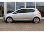 Opel Corsa 1.2-16V Design Edition Automaat, Airco, Cruise, PDC A, Trekhaak, Stuur- & Stoelverwarming, Prijs Is Rijklaar Inclusief 6 Maanden Garantie
