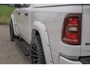 Dodge Ram HUD | 420PK | LUCHTVERING | PANO | PASSAGIERSSCHERM | BOM EN BOM VOL | Comfortabele Dubbele Cabine met Royale 5 Zitplaatsen | DODGE RAM PREMIUM LARAMIE EDITION | Voorraad Nr 2230 - 8765 | De specialist in Amerikaanse pick‑ups in Nederland en Europa.