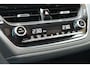 Toyota Corolla 1.8 Hybrid Dynamic Automaat | Apple Carplay / Android auto | Stoelverwarming | 7 inch digitaal instrumentenpaneel | Regensensor | Automatisch dimmende binnenspiegel | Schakelflippers achter stuur (al