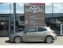 Toyota Corolla 1.8 Hybrid Dynamic Automaat | Apple Carplay / Android auto | Stoelverwarming | 7 inch digitaal instrumentenpaneel | Regensensor | Automatisch dimmende binnenspiegel | Schakelflippers achter stuur (al