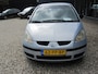 Mitsubishi Colt 1.3 Invite zeer mooi met trekhaak apk nieuw 23-09-2027