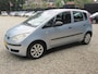 Mitsubishi Colt 1.3 Invite zeer mooi met trekhaak apk nieuw 23-09-2027
