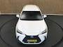 Lexus NX 350h AWD Luxury Line - ALARM KLASSE 3 - PARKEER SENSOREN VOOR EN ACHTER - DODEHOEK DETECTIE - KEYLESS ENRTY & START - STOEL EN STUUR VERWARMING - NAVIGATIE - APPLE CARPLAY/ANDROID AUTO