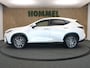Lexus NX 350h AWD Luxury Line - ALARM KLASSE 3 - PARKEER SENSOREN VOOR EN ACHTER - DODEHOEK DETECTIE - KEYLESS ENRTY & START - STOEL EN STUUR VERWARMING - NAVIGATIE - APPLE CARPLAY/ANDROID AUTO