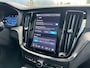 Volvo V60 2.0 T8 Plug-in hybrid AWD Plus Dark | Panoramadak | Trekhaak | HUD | Harman/Kardon |
