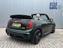 MINI Cooper Cabrio 1.5 136 pk Automaat JCW Navigatie Head-Up Display Harman Kardon Audio Sportstoelen leder Stoelverwarming Led Koplampen 18 Inch Velgen Parkeersensoren NL Auto John Cooper Works Pakket