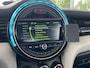 MINI Cooper Cabrio 1.5 136 pk Automaat JCW Navigatie Head-Up Display Harman Kardon Audio Sportstoelen leder Stoelverwarming Led Koplampen 18 Inch Velgen Parkeersensoren NL Auto John Cooper Works Pakket