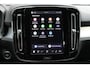 Volvo XC40 B4 Plus Dark | Trekhaak | Verwarmbare voorstoelen en voorruit | Premium audio by Harman Kardon | Apple carplay/Android auto | Adaptieve cruise control