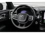 Volvo XC40 B4 Plus Dark | Trekhaak | Verwarmbare voorstoelen en voorruit | Premium audio by Harman Kardon | Apple carplay/Android auto | Adaptieve cruise control