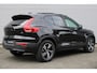 Volvo XC40 B4 Plus Dark | Trekhaak | Verwarmbare voorstoelen en voorruit | Premium audio by Harman Kardon | Apple carplay/Android auto | Adaptieve cruise control