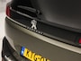 Peugeot 5008 1.2 PureTech Allure Sport Automaat (PANORAMADAK, APPLE CARPLAY, LEDER, STOELVERWARMING, 360 CAMERA, DRIVE SELECT, KEYLESS, GETINT GLAS, NIEUWSTAAT)