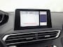 Peugeot 5008 1.2 PureTech Allure Sport Automaat (PANORAMADAK, APPLE CARPLAY, LEDER, STOELVERWARMING, 360 CAMERA, DRIVE SELECT, KEYLESS, GETINT GLAS, NIEUWSTAAT)