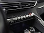 Peugeot 5008 1.2 PureTech Allure Sport Automaat (PANORAMADAK, APPLE CARPLAY, LEDER, STOELVERWARMING, 360 CAMERA, DRIVE SELECT, KEYLESS, GETINT GLAS, NIEUWSTAAT)