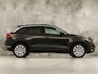 Volkswagen T-Roc 1.0 TSI Sport (PANORAMADAK, VIRTUAL COCKPIT, APPLE CARPLAY, GROOT NAVI, CAMERA, STOELVERWARMING, SPORTSTOELEN, GETINT GLAS, LED KOPLAMPEN, ADAPTIVE CRUISE, NIEUWSTAAT)
