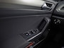 Volkswagen T-Roc 1.0 TSI Sport (PANORAMADAK, VIRTUAL COCKPIT, APPLE CARPLAY, GROOT NAVI, CAMERA, STOELVERWARMING, SPORTSTOELEN, GETINT GLAS, LED KOPLAMPEN, ADAPTIVE CRUISE, NIEUWSTAAT)