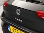 Volkswagen T-Roc 1.0 TSI Sport (PANORAMADAK, VIRTUAL COCKPIT, APPLE CARPLAY, GROOT NAVI, CAMERA, STOELVERWARMING, SPORTSTOELEN, GETINT GLAS, LED KOPLAMPEN, ADAPTIVE CRUISE, NIEUWSTAAT)